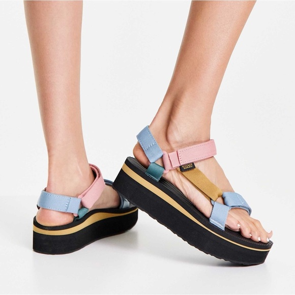 Teva Flatform Universal Chunky Sandals in Light Multi - Picture 3 of 11